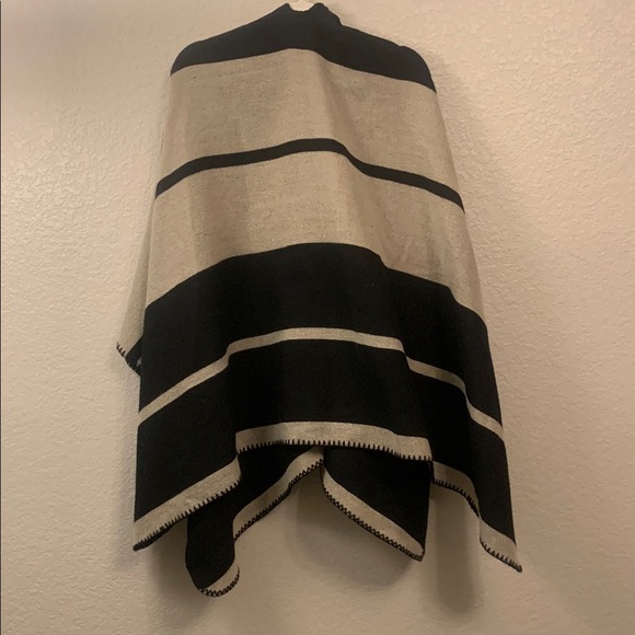 Black and Cream Harper Wrap Poncho - Picture 3 of 6